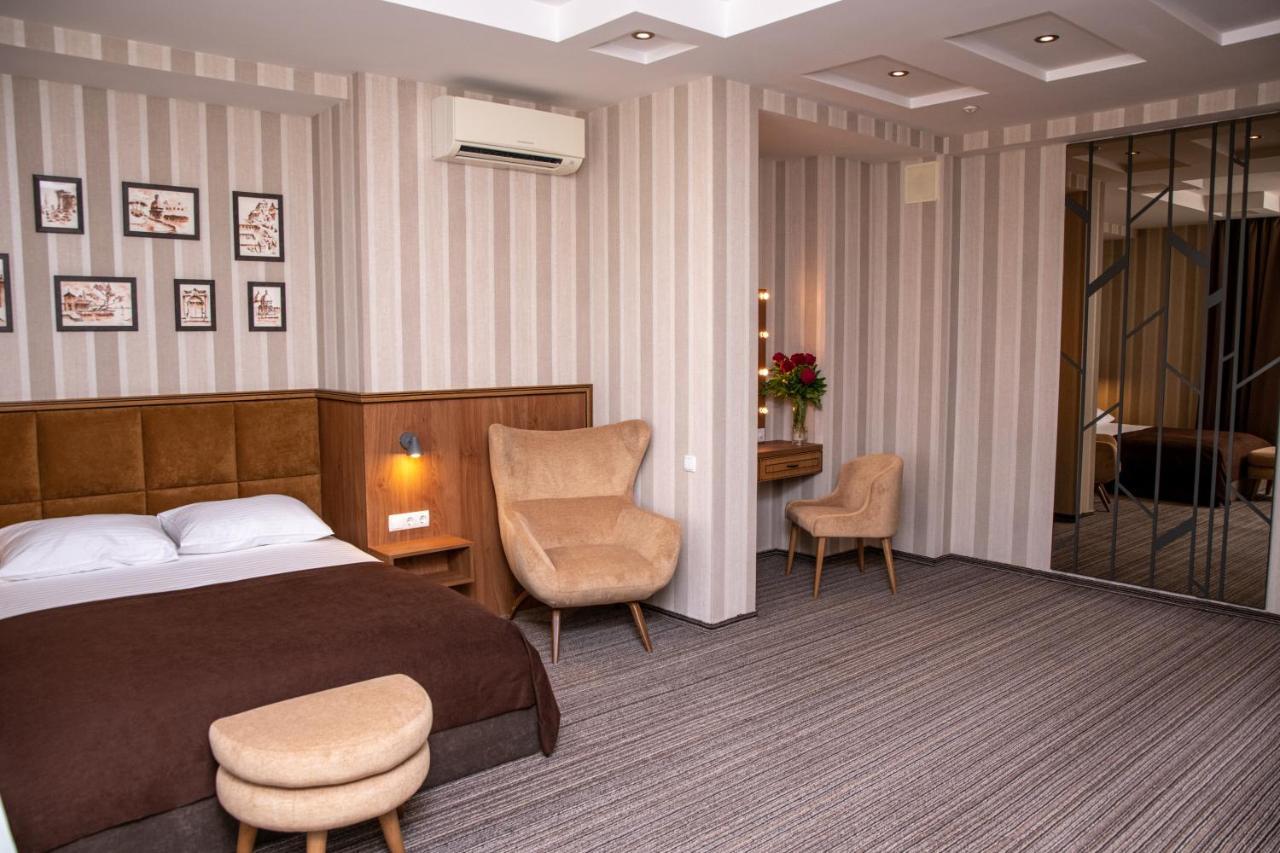 Optima Collection Aurora Kryvyi Rih Hotel Ngoại thất bức ảnh